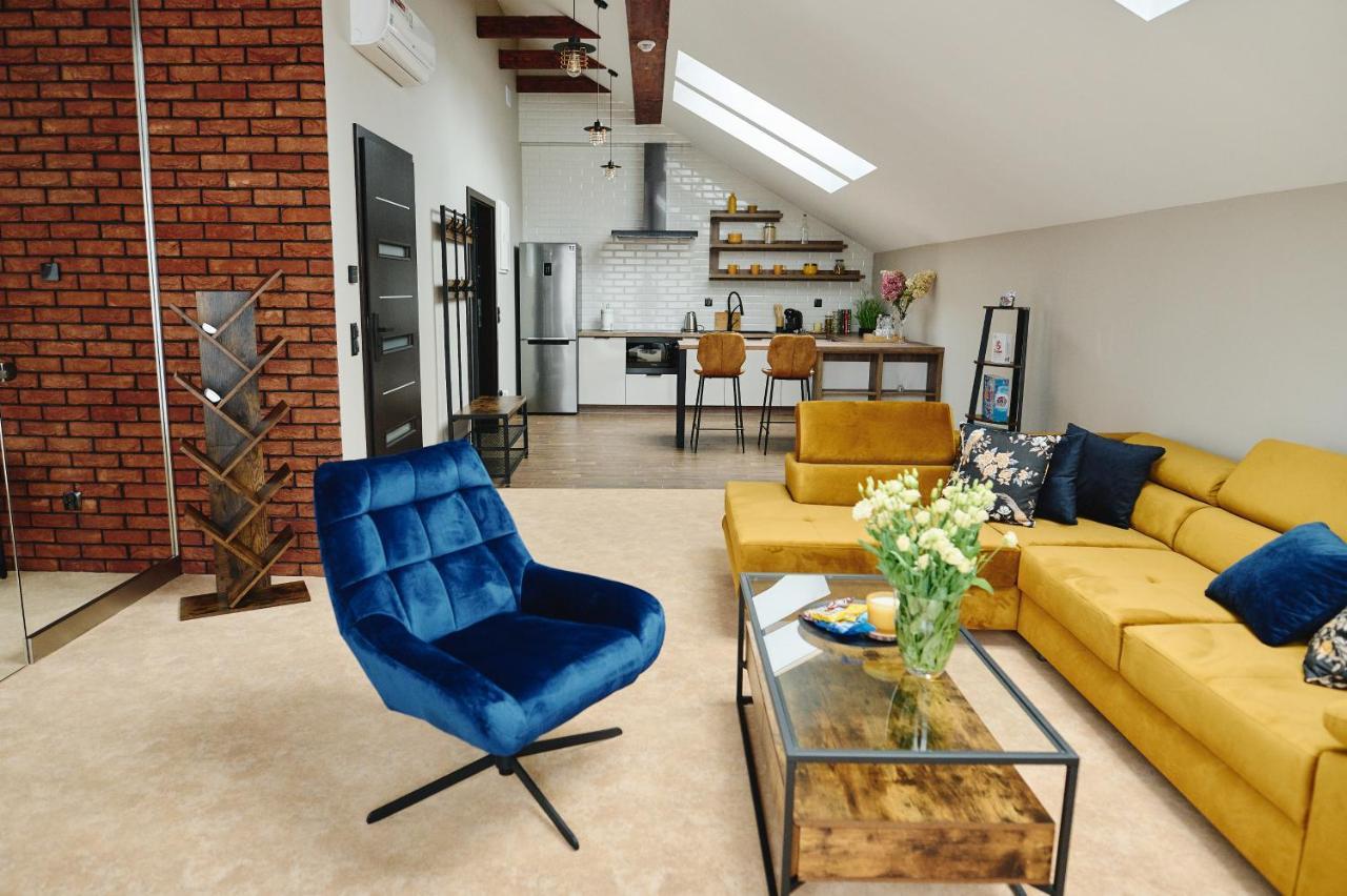 M&M Apartamenty Jasionka Extérieur photo